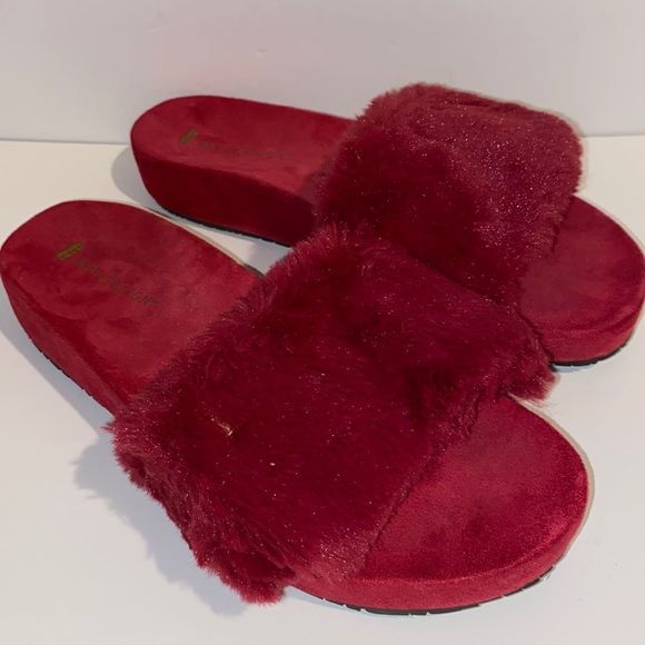Revitalign Shoes - Revitalign Women's Magenta Faux Fur Support Orthotic Breezy Slipper Size 8